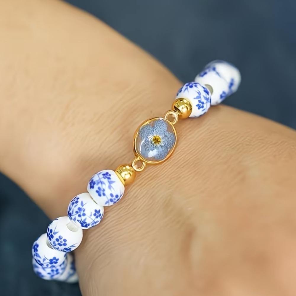 NEW! Elegant Blue & White Beaded Bracelet. Beautiful Floral bracelet 💙 A9-286